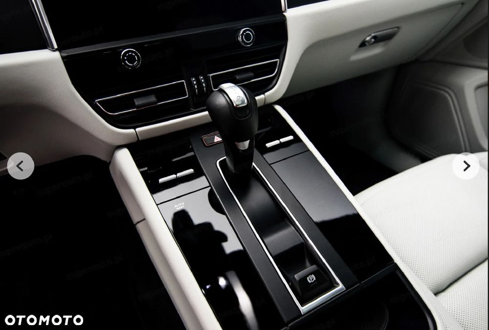 Porsche Macan T - 22