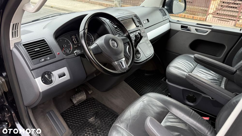 Volkswagen Multivan - 10