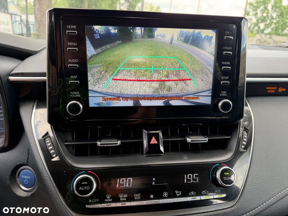 Toyota Corolla 1.8 Hybrid Comfort - 17