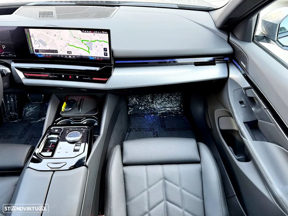 BMW 530 e Pack Desportivo M Pro - 11