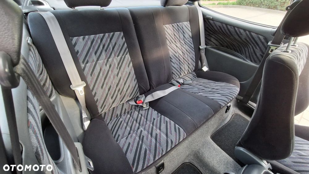 Toyota Corolla - 12
