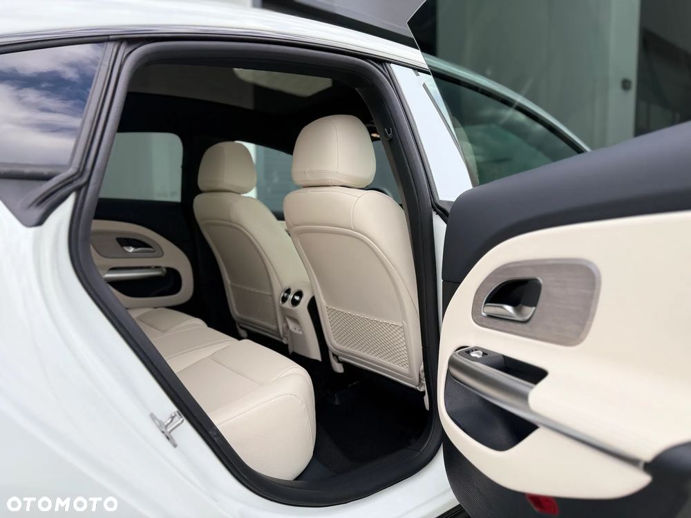 Mercedes-Benz CLA 200 58kWh - 31