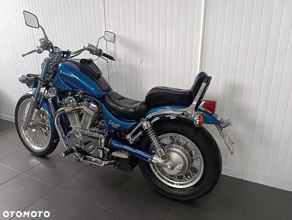 Suzuki Intruder - 8