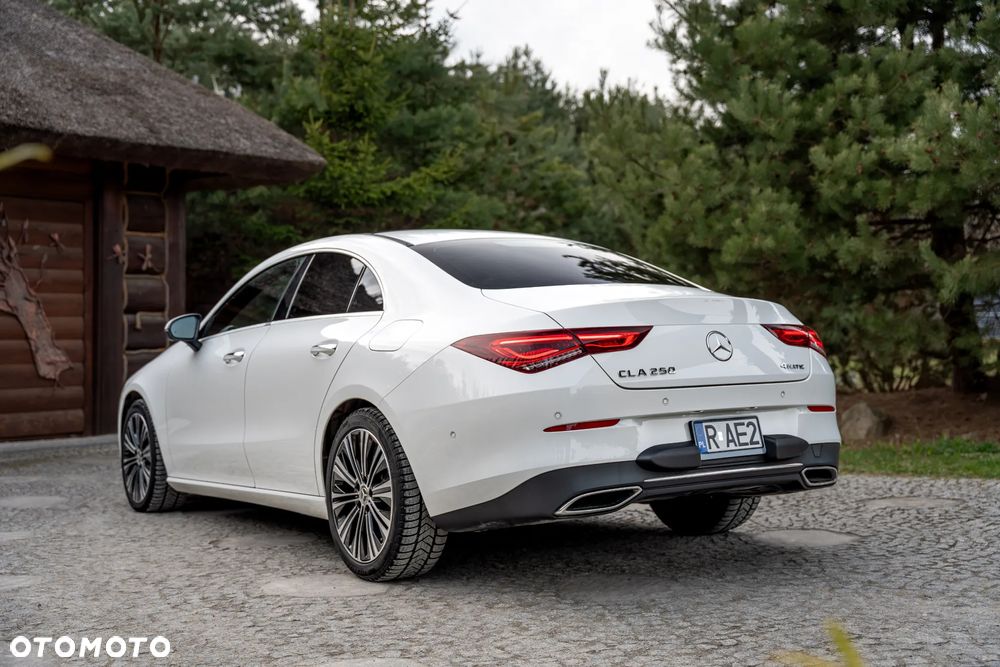 Mercedes-Benz CLA 250 4-Matic 7G-DCT - 12
