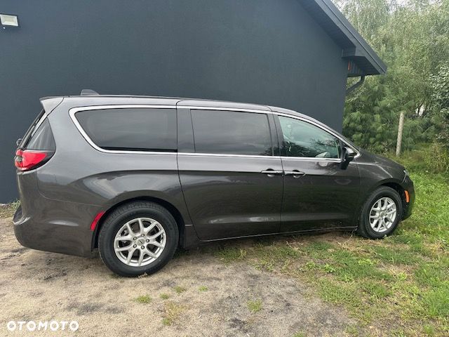 Chrysler Pacifica - 6