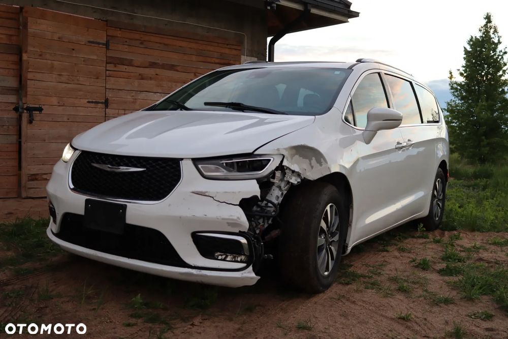 Chrysler Pacifica - 5