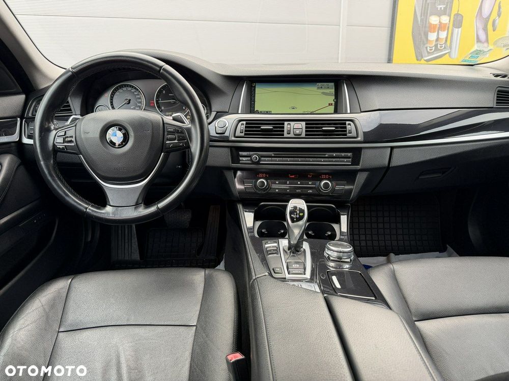 BMW Seria 5 525d Sport-Aut - 21