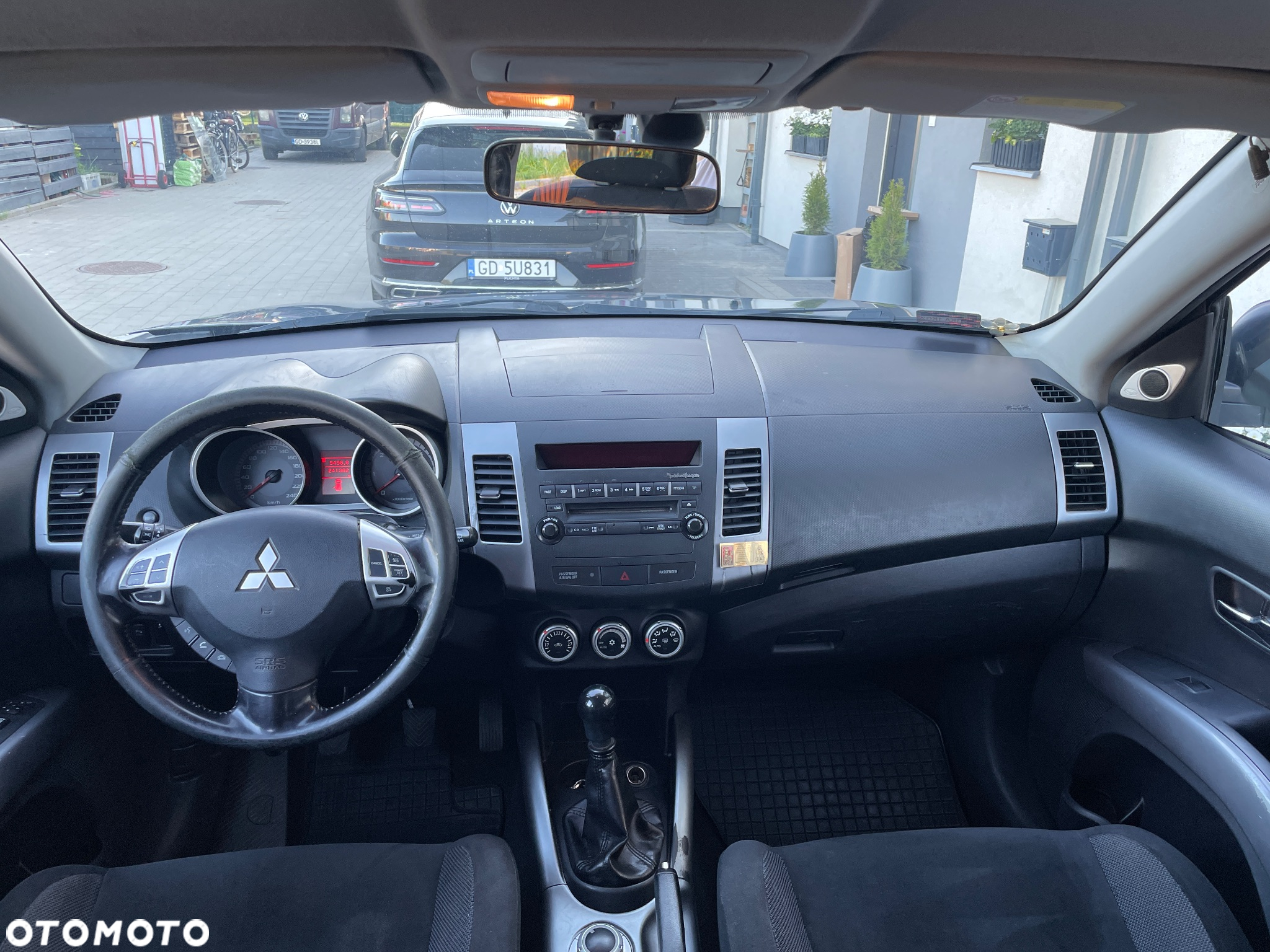 Mitsubishi Outlander - 14