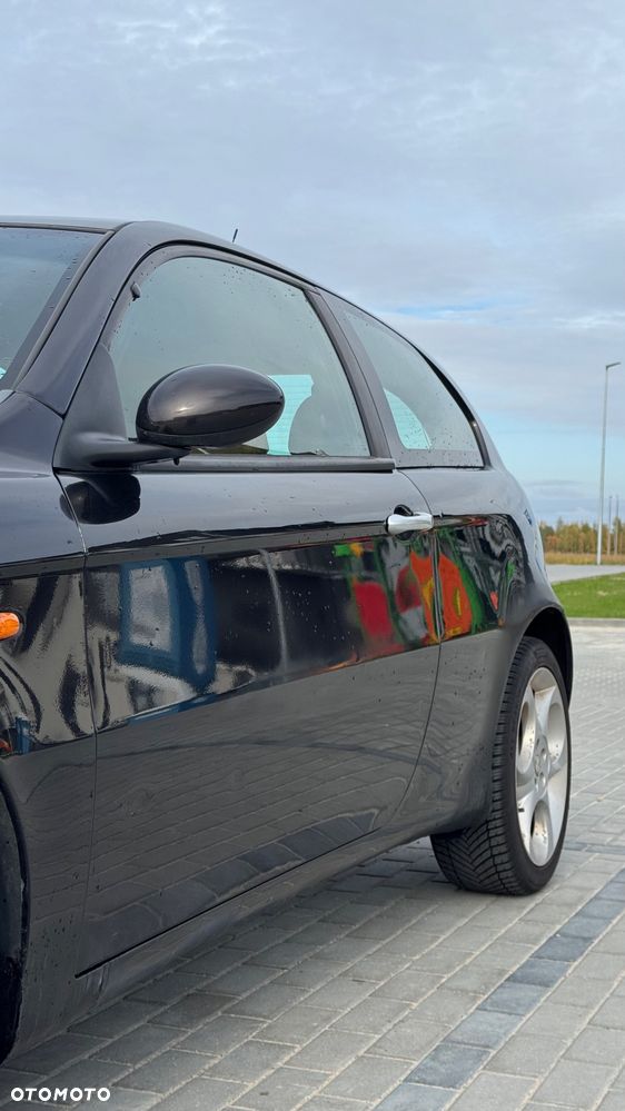 Alfa Romeo 147 - 8