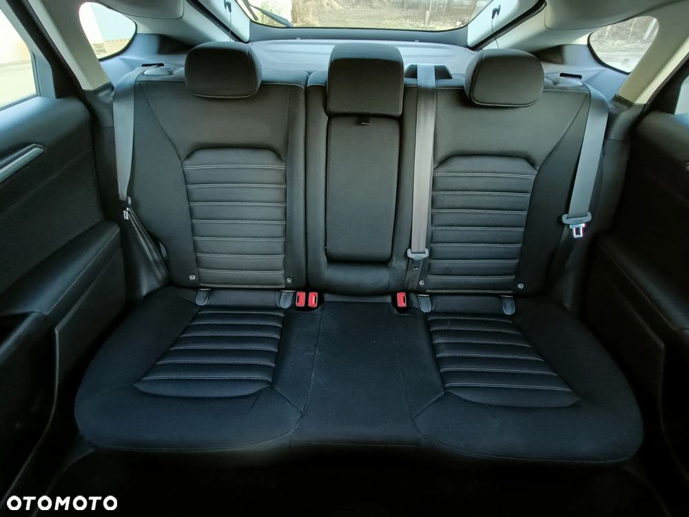 Ford Mondeo - 8