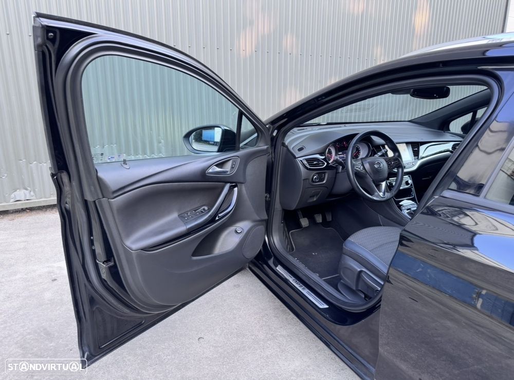 Opel Astra Sports Tourer - 17