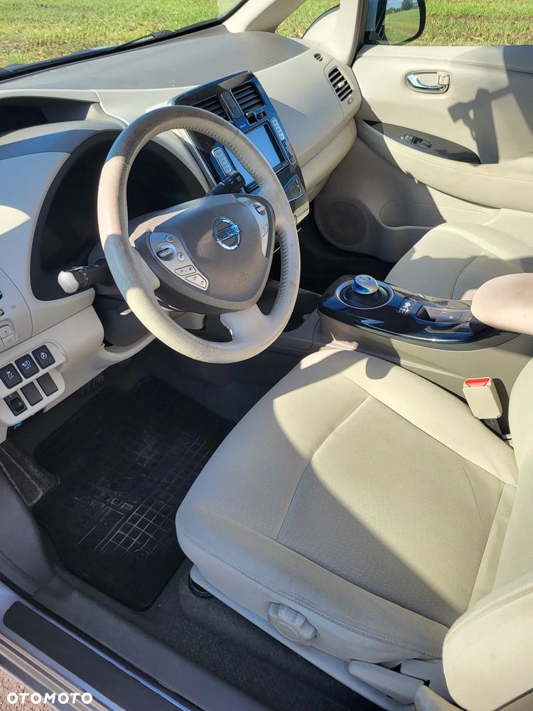 Nissan Leaf 24kWh Acenta - 19