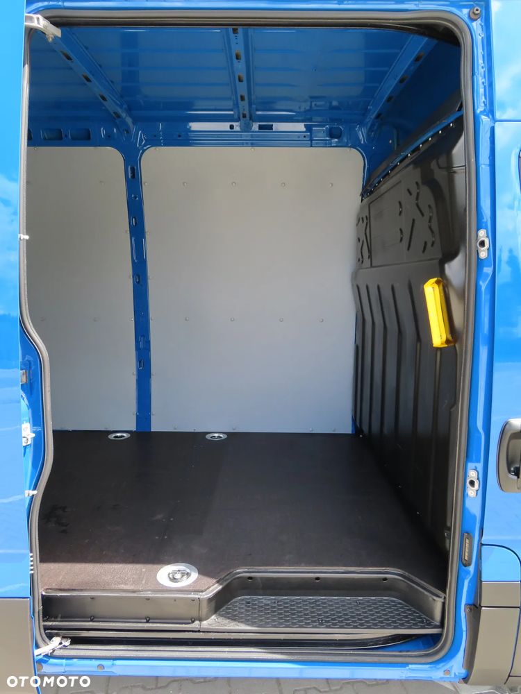 Iveco Daily 35S18 3.0 HPI 180 KM POWER Furgon Blaszak XXL 4.70 CM MAXI LONG Wysokość H2 1900 mm WZMACNIANE ZAWIESZENIE 970 Kg Ładowność HAK 3500 Kg Rozstaw Osi 4100 mm DMC 3500 Kg, WZMACNIANY Stan JAK NOWY OKAZJA DOSTEPNY I GOTOWY - 23