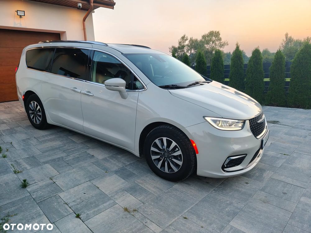 Chrysler Pacifica - 3
