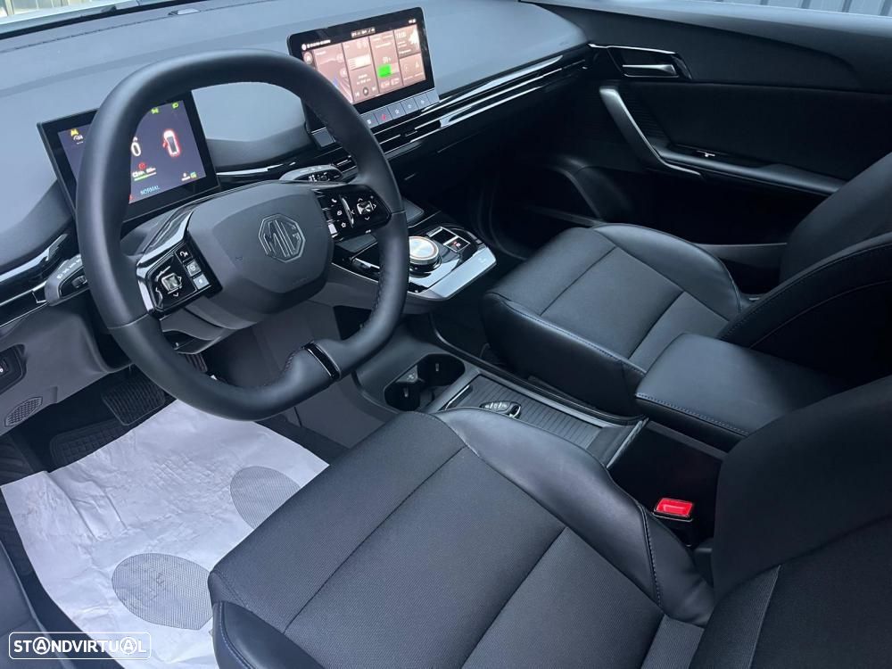 MG MG4 64 kWh Luxury - 13