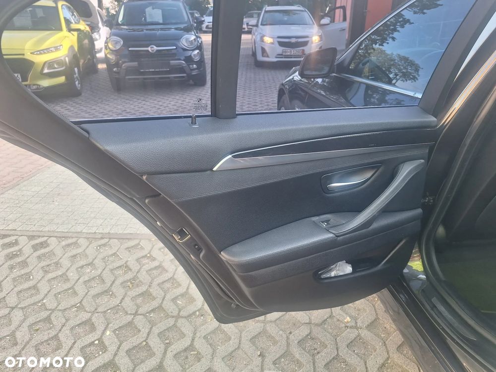 BMW Seria 5 520d Sport-Aut BluePerformance - 12