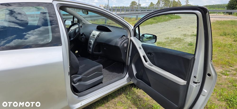 Toyota Yaris 1.4 D-4D Sol - 14