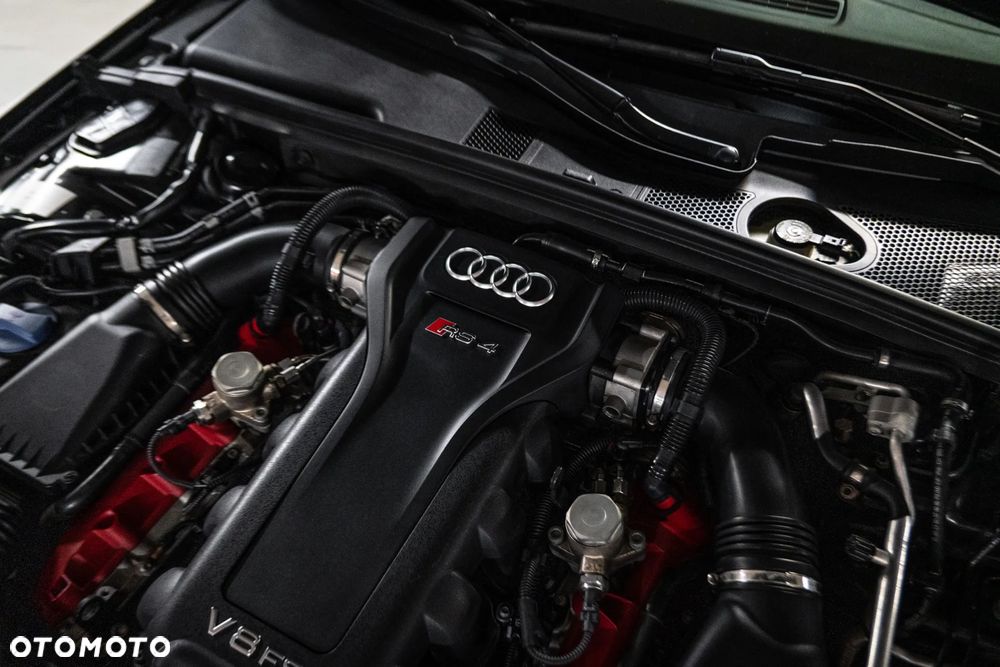 Audi RS4 Limousine - 34