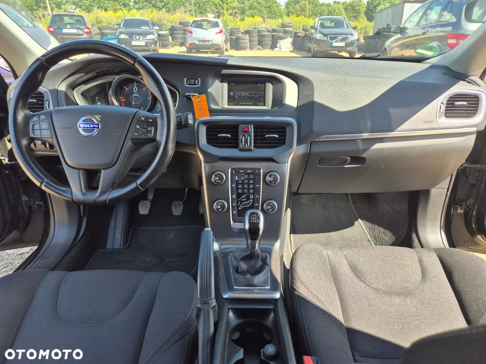 Volvo V40 D3 You - 9