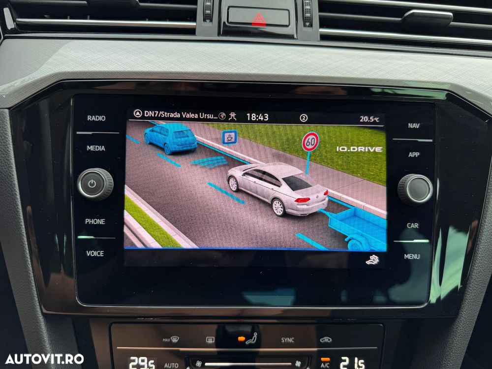 Volkswagen Passat Variant 2.0 TDI DSG (BlueMotion Technology) Highline - 31