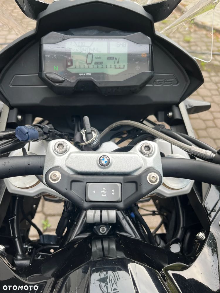 BMW G - 8