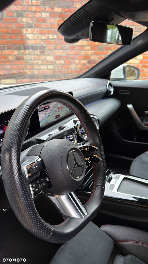 Mercedes-Benz CLA 200 AMG Line 7G-DCT - 23