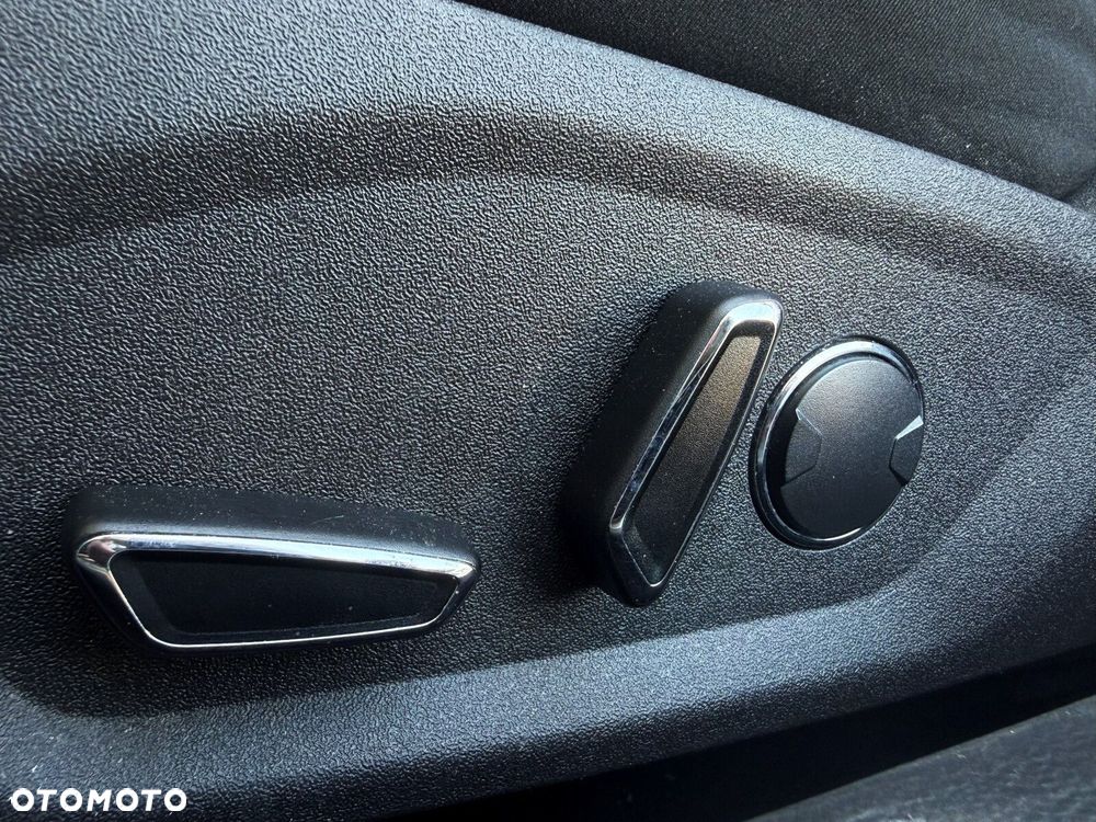 Ford Mondeo 2.0 EcoBlue Titanium - 17