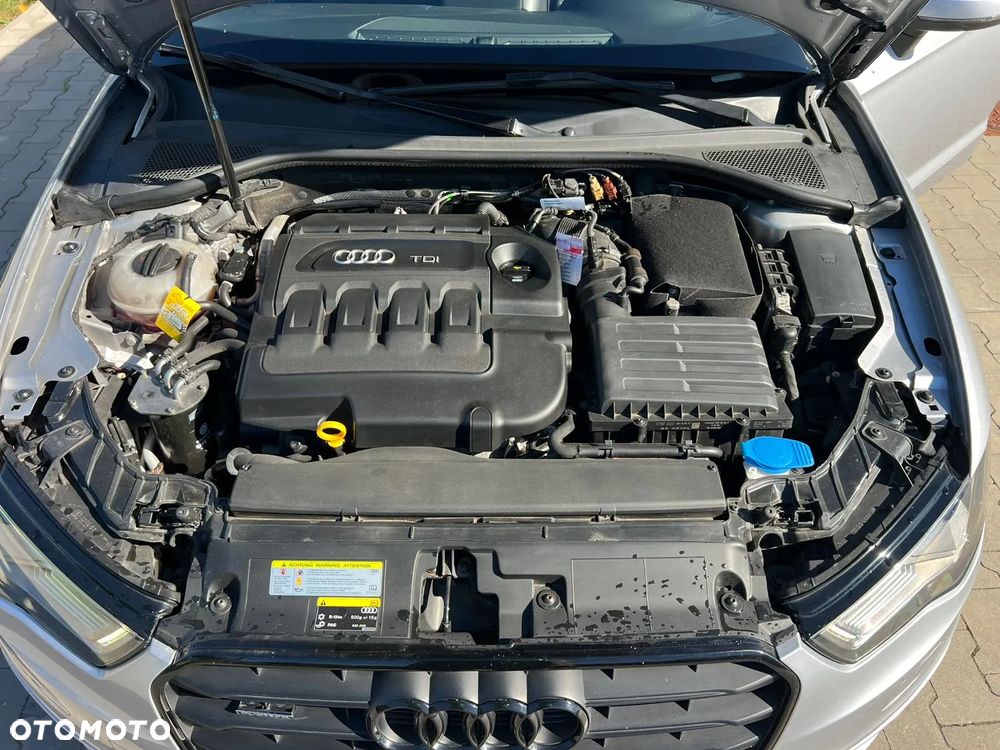 Audi A3 Sportback 2.0 TDI (clean diesel) quattro S tronic S line Sportpaket - 25