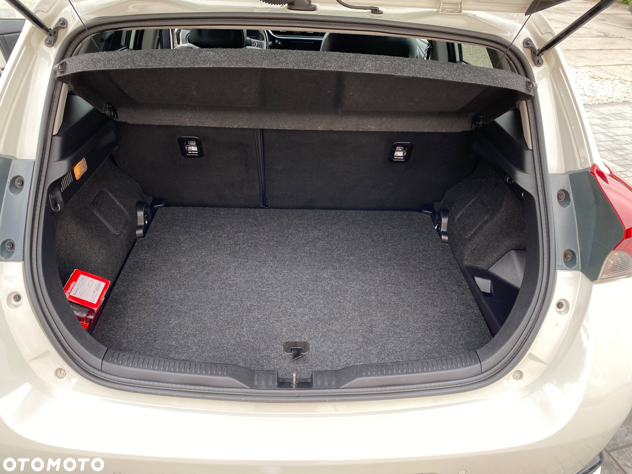 Toyota Auris Hybrid 135 Premium - 40