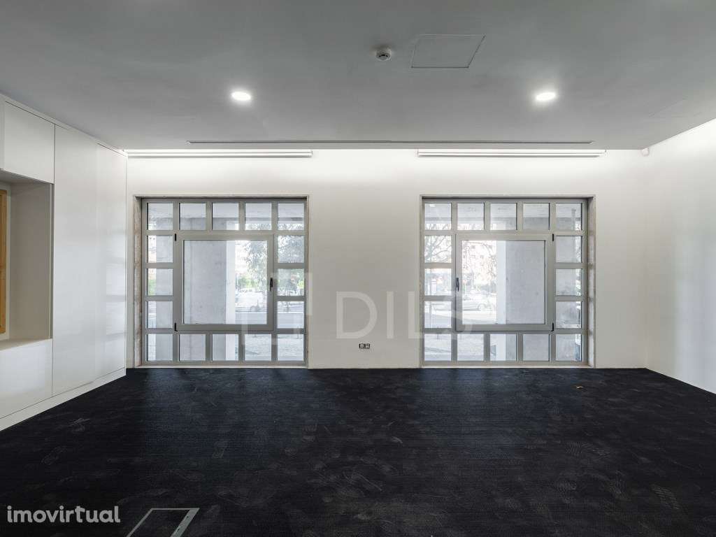 Loja para venda no edifício Ecran, no Parque das Nações - Grande imagem: 2/20