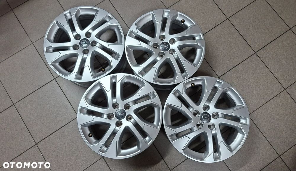 Felgi Aluminiowe 17 Opel Vivaro C Zafira C Peugeot Expert 5x108 ET 46 - 1