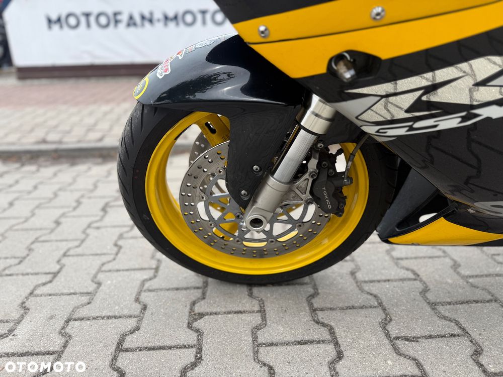Suzuki GSX-R - 19