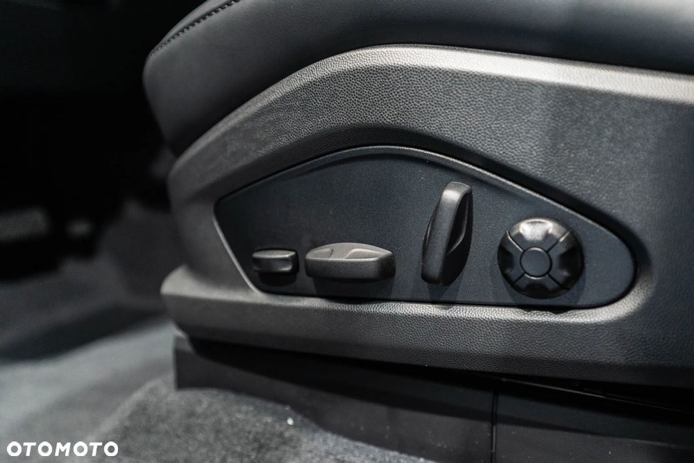 Porsche Macan - 29