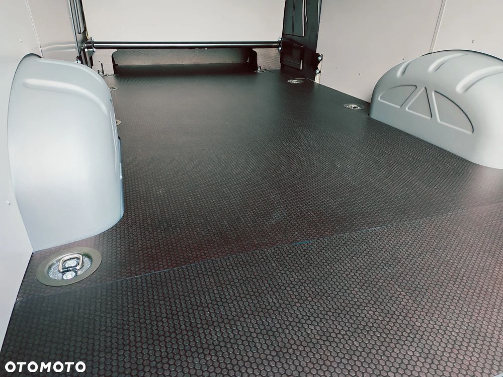 Volkswagen Crafter - 14