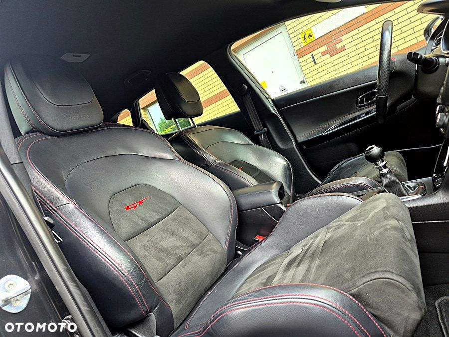 Kia Ceed 1.6 T-GDI GT - 30