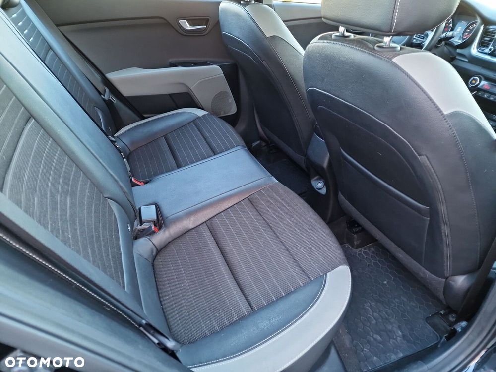 Kia Stonic 1.2 L - 16