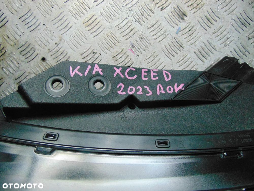 Lampa przód kia ceed 2023 rok full led jedna wsuwka urwana jak na foto EU