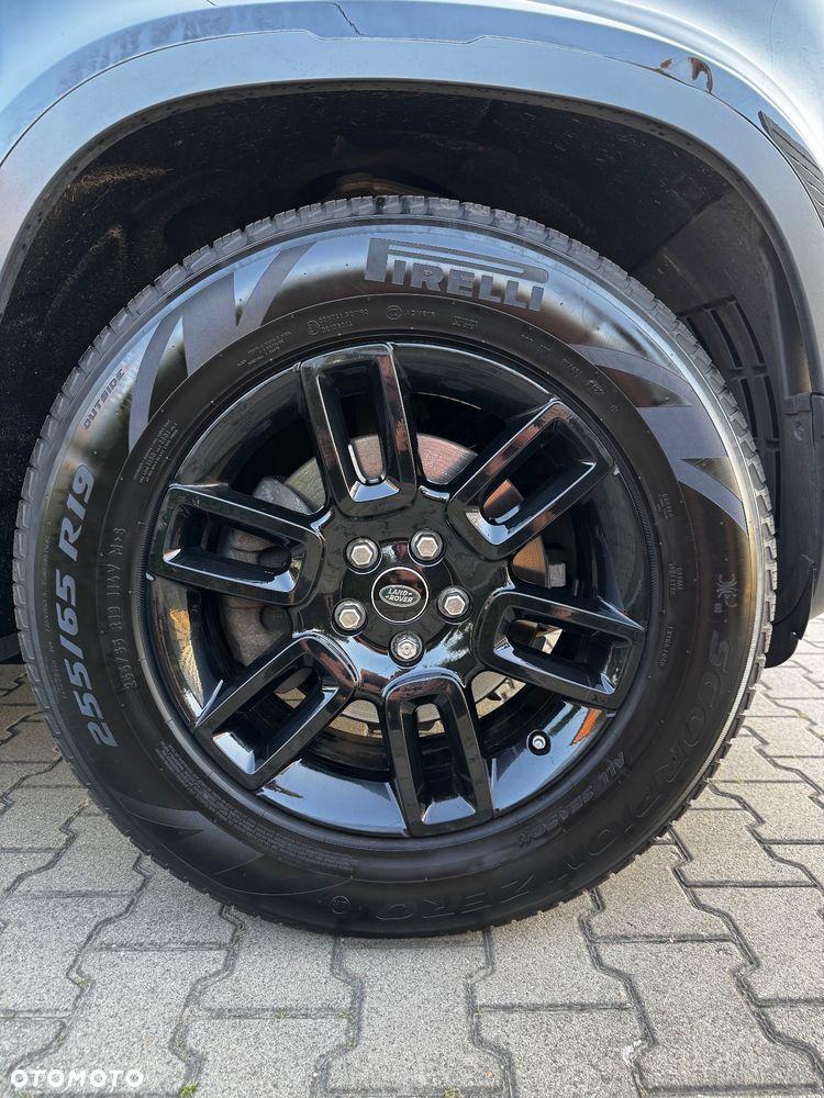 Land Rover Defender 110 2.0 D240 - 12