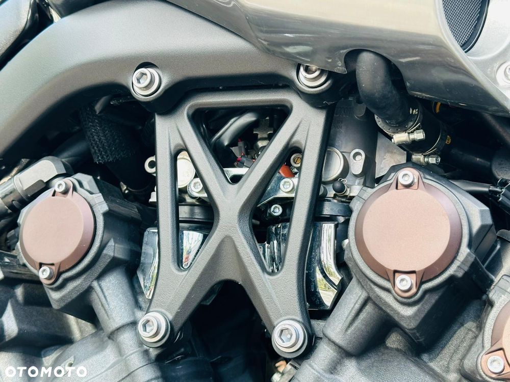 Yamaha V-MAX - 15