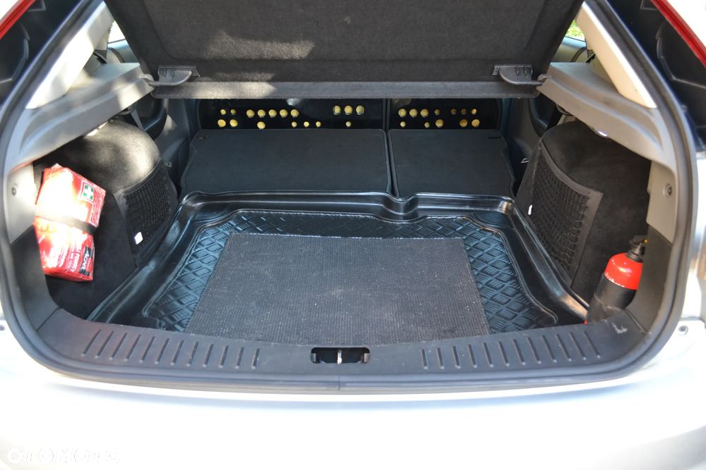 Ford Focus 2.0 TDCi Ghia - 29