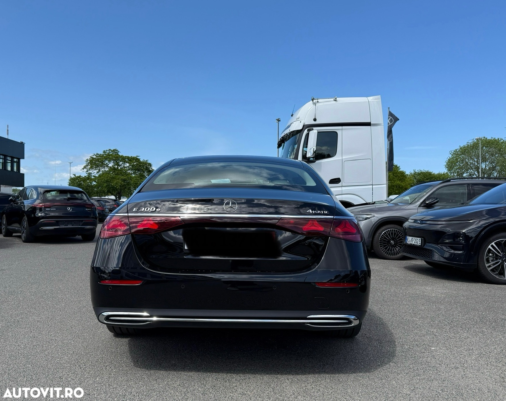 Mercedes-Benz E 300e 4Matic 9G-TRONIC - 3