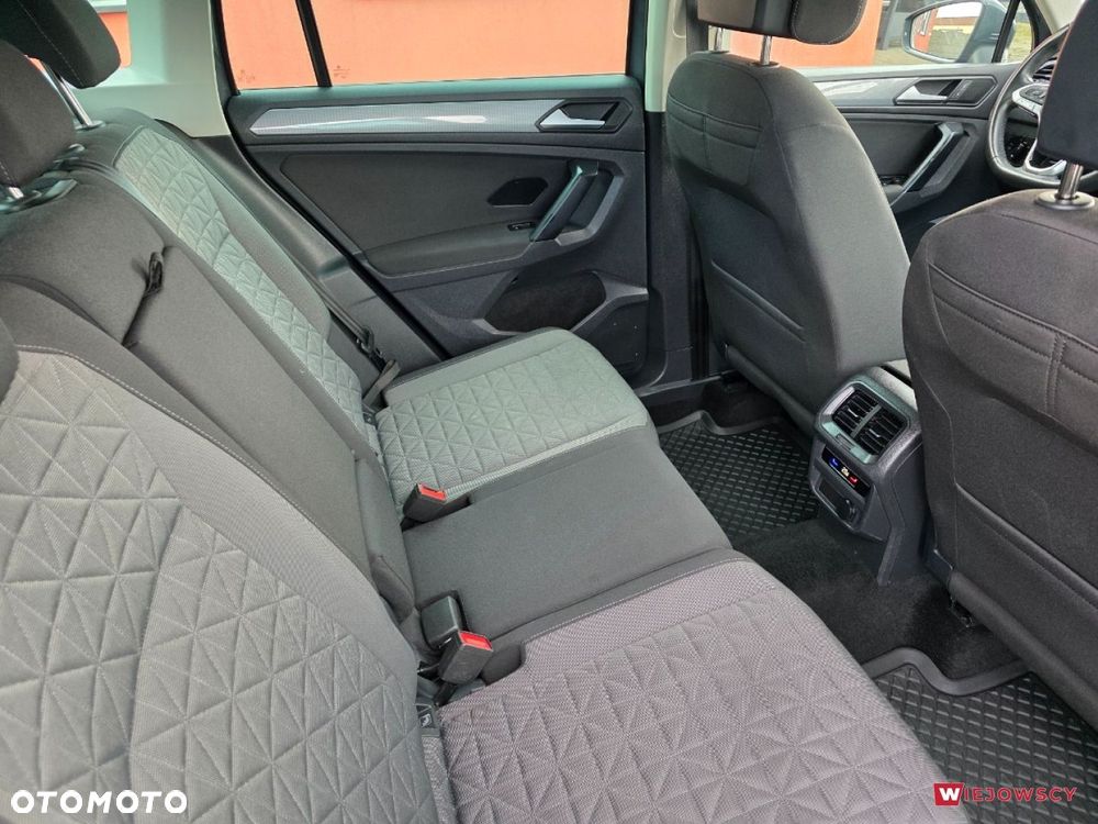 Volkswagen Tiguan - 19