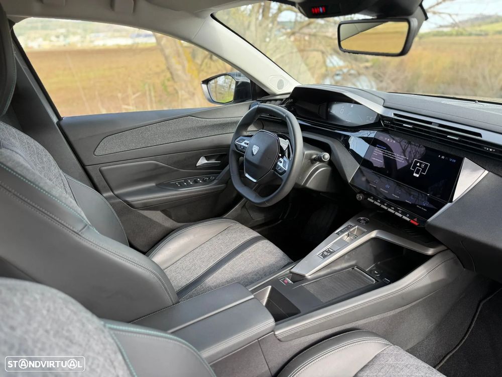 Peugeot 408 1.2 PureTech Allure EAT8 - 8