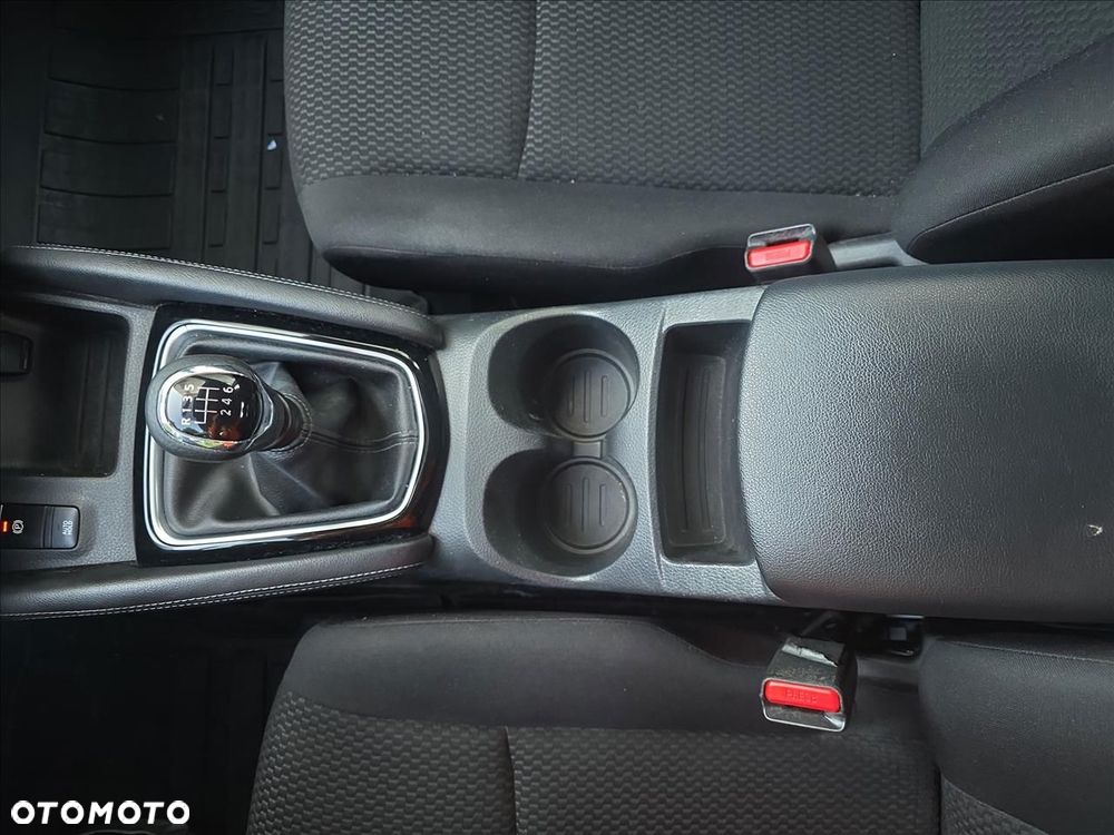 Nissan Qashqai 1.3 DIG-T Visia - 17