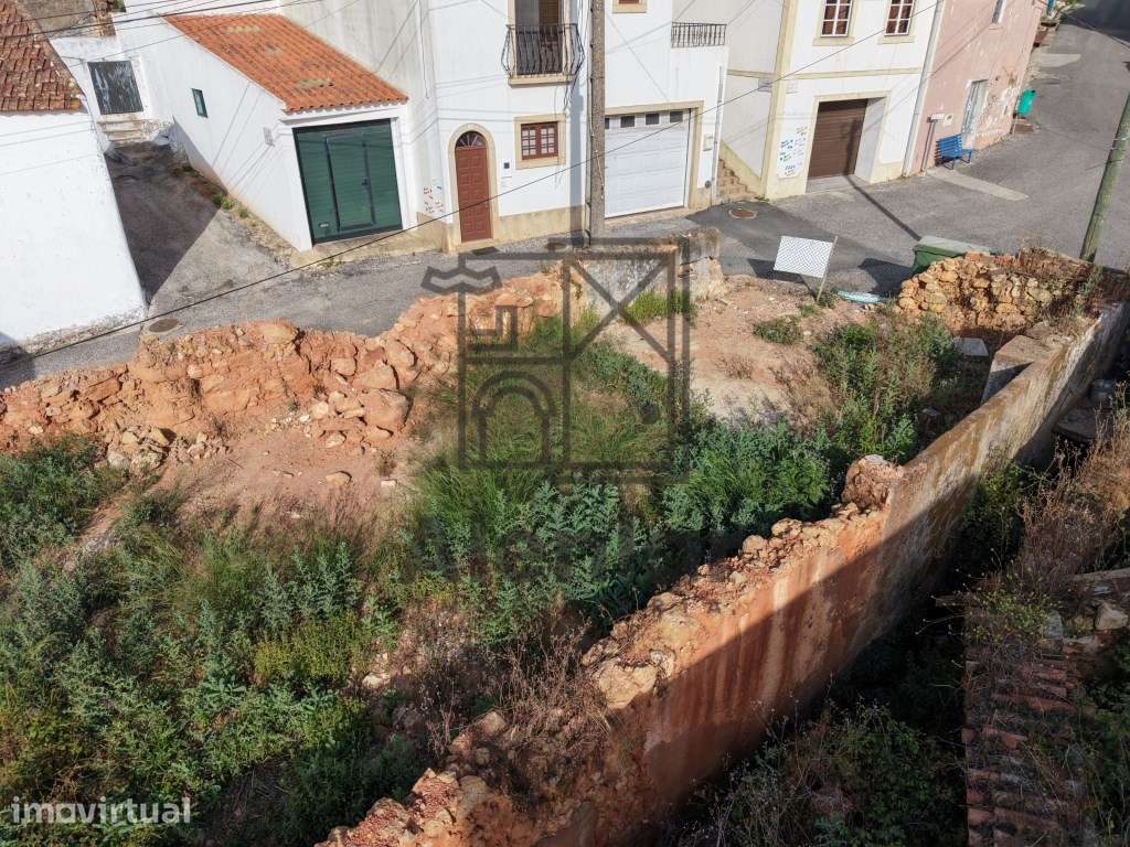 Moradia T3 para reconstrução TOTAL - Grande imagem: 4/11