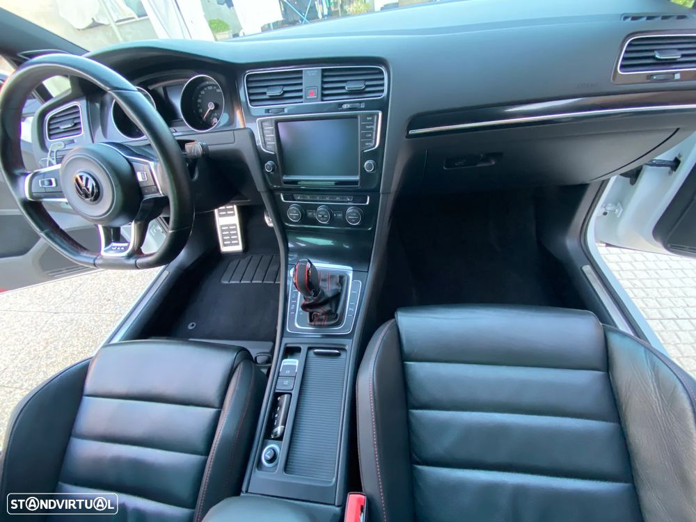 VW Golf 2.0 GTi DSG Edition 30 - 19