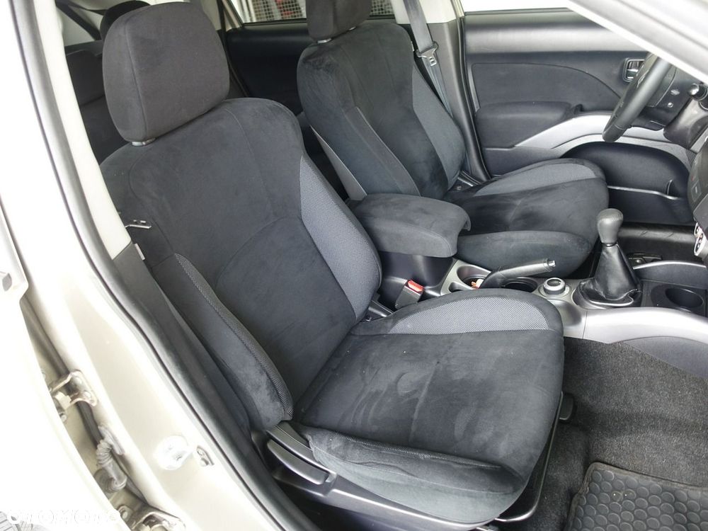 Mitsubishi Outlander 2.4 4WD Inform - 22