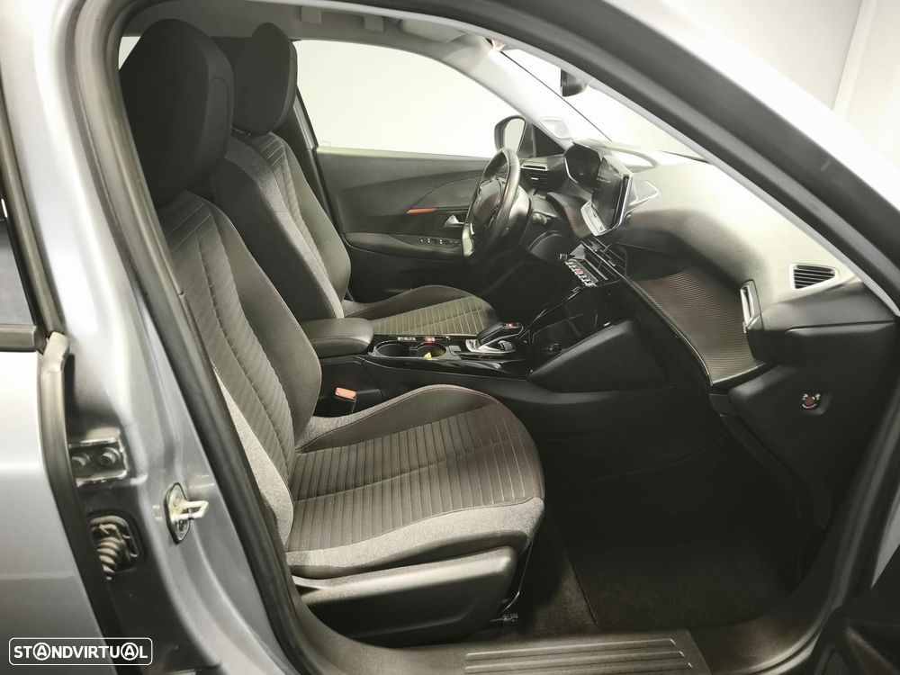 Peugeot e-2008 - 9