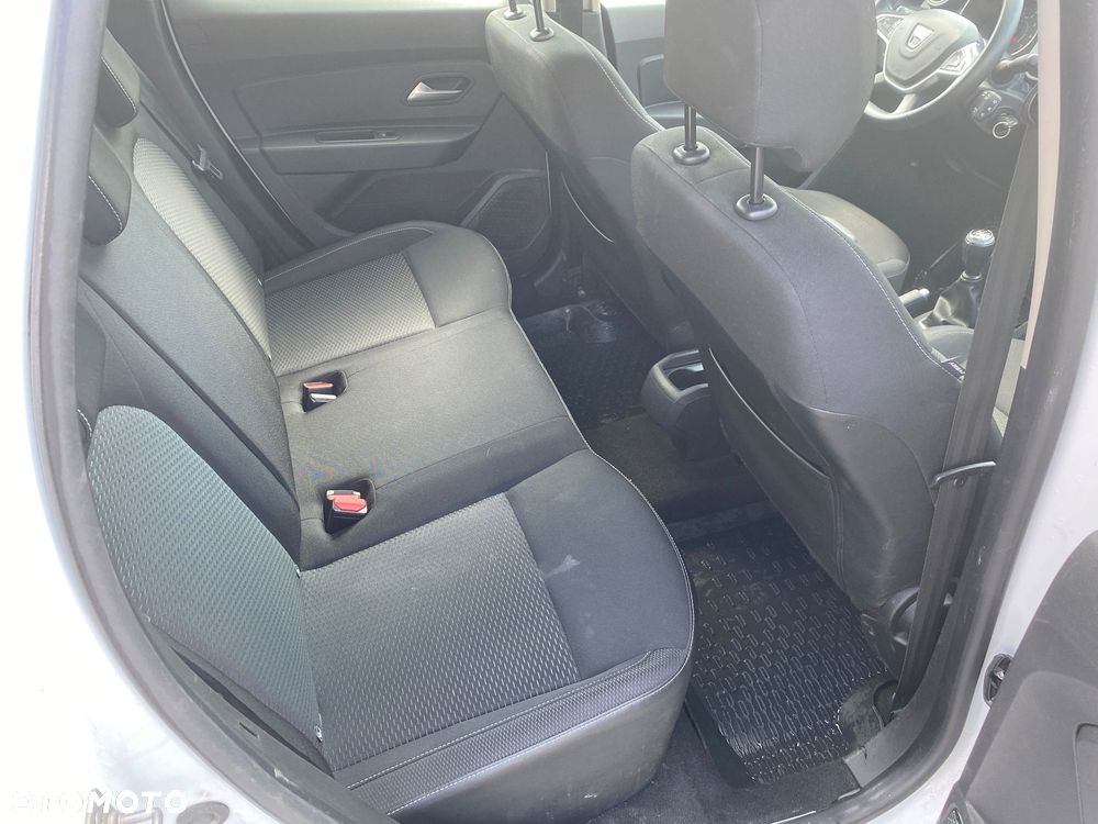 Dacia Duster 1.6 SCe Comfort - 24