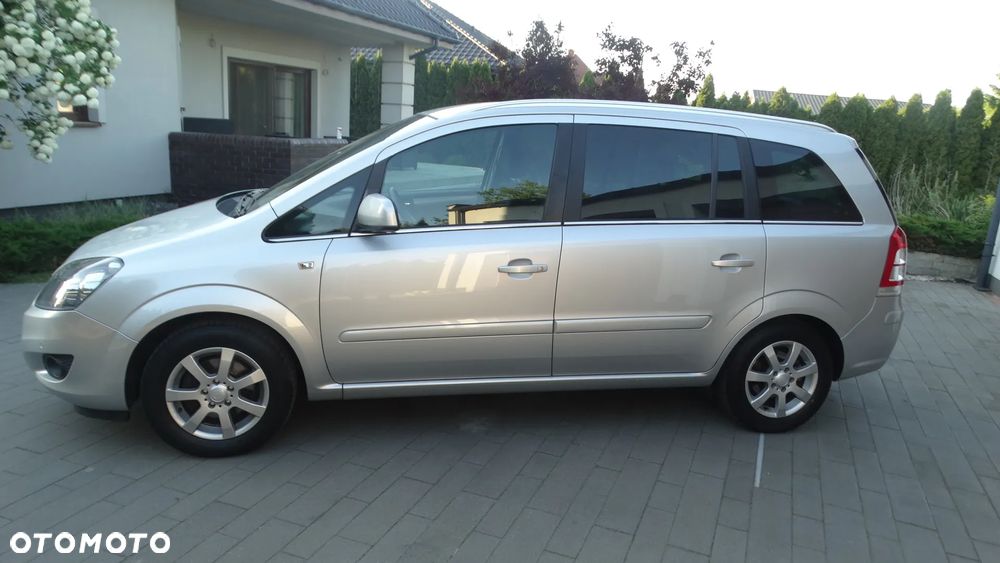 Opel Zafira 1.8 Cosmo - 8